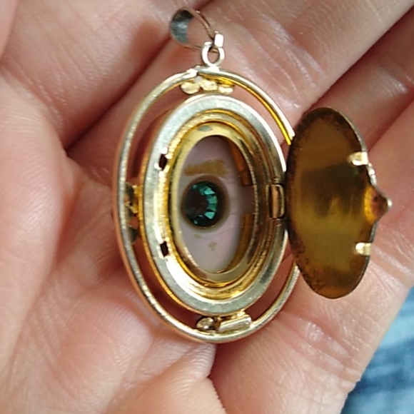 2 lockets 2 sets earrings 1 ring - Picture 6 of 12